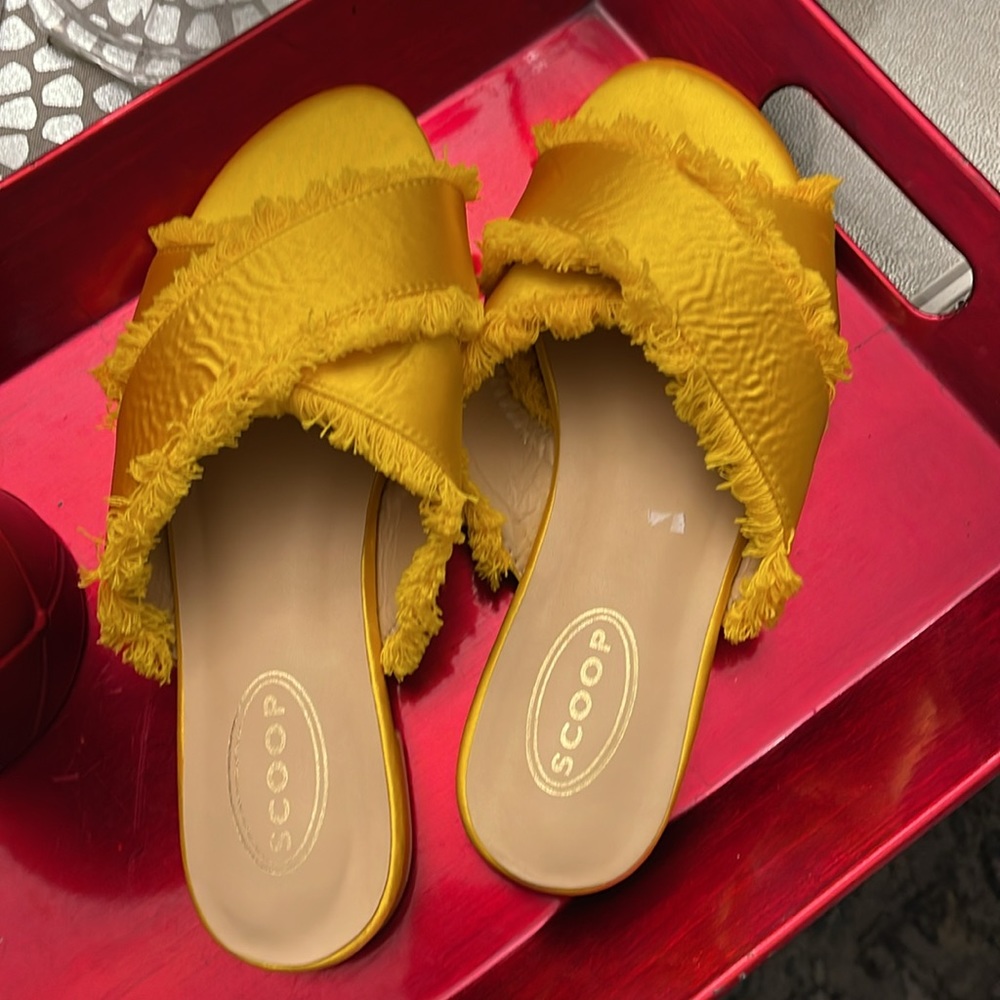 Slippers - Picture 2 of 5